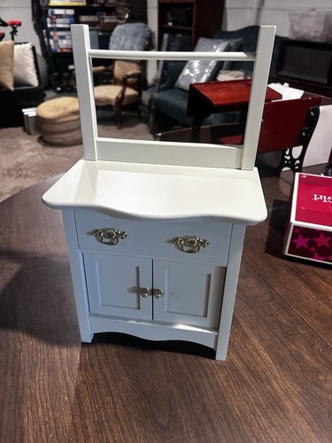 Samantha commode with - with, box